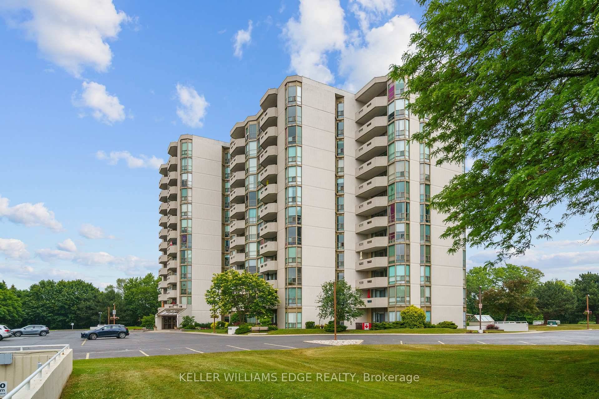 Updated 2 bedroom, 2 bathroom condo at Pinedale Estates in south east Burlington.