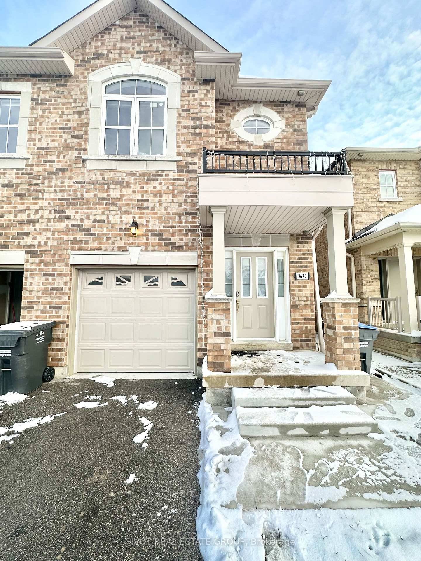 Modern family home on quiet, child safe court in Lisgar !