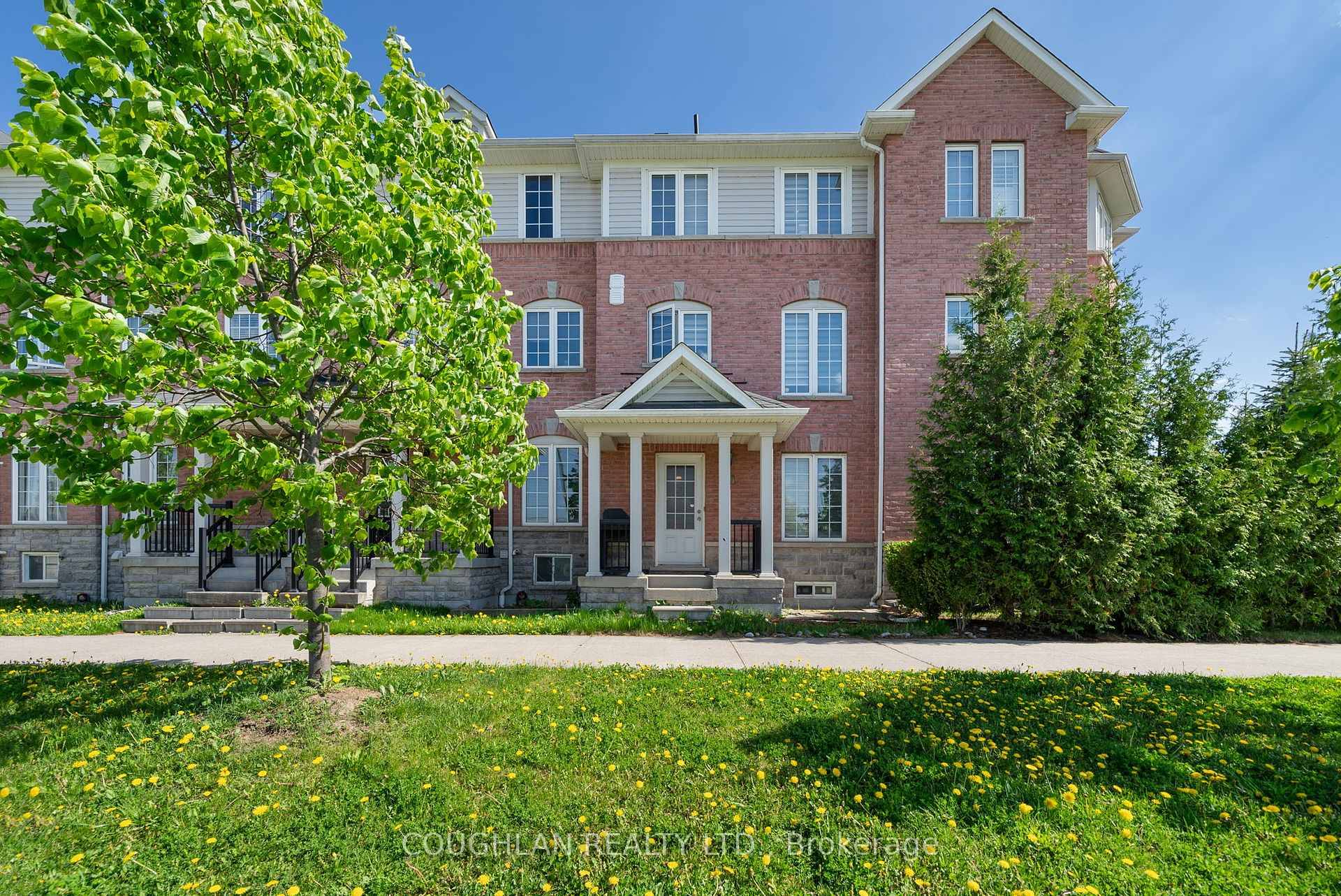 Beautiful Ajax 3 bedroom Freehold townhome !