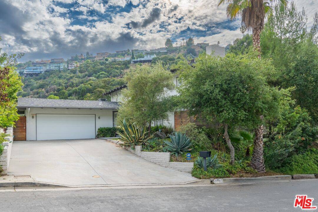 7560   Devista Dr 3BR Hollywood Hills East La