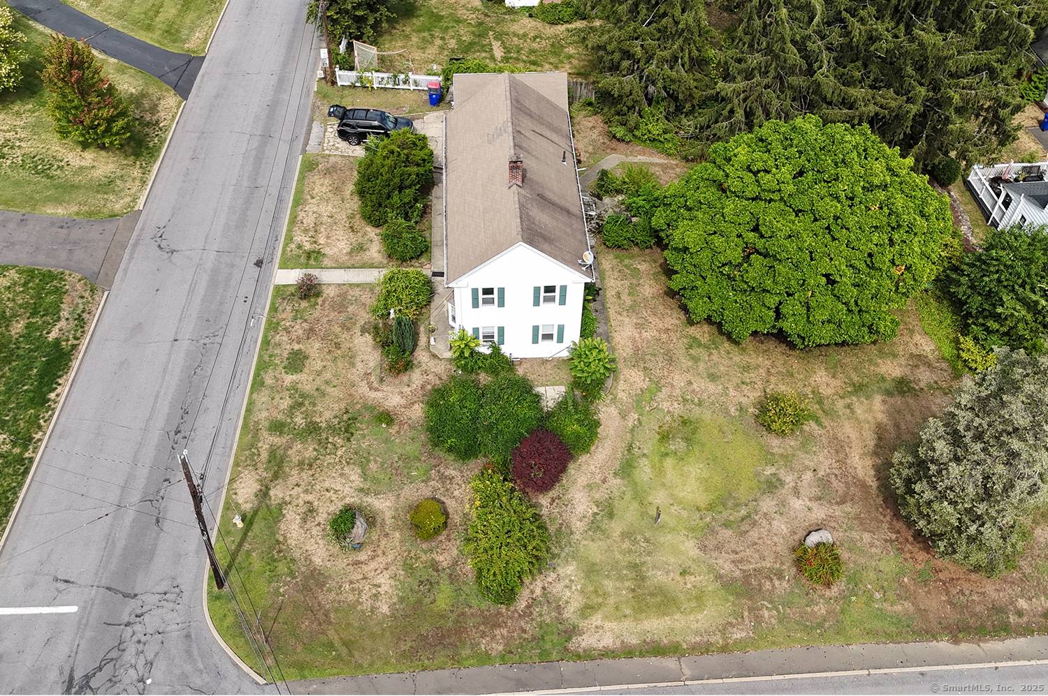 Handyman Special Huge potential is found at this 4 bedroom Colonial within walking distance to Stratfield Elementary, Owen Fish Park, Fairfield Woods Public Library and shopping conveniences at Stratfield Four ...