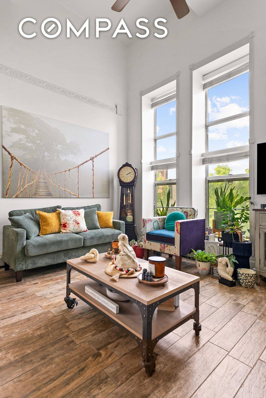 One of a Kind Duplex Loft Style 3 Bed 2 Bath with Soaring Ceilings amp ; Parking Available This exceptional 1, 000 SF duplex residence offers true loft character rarely ...