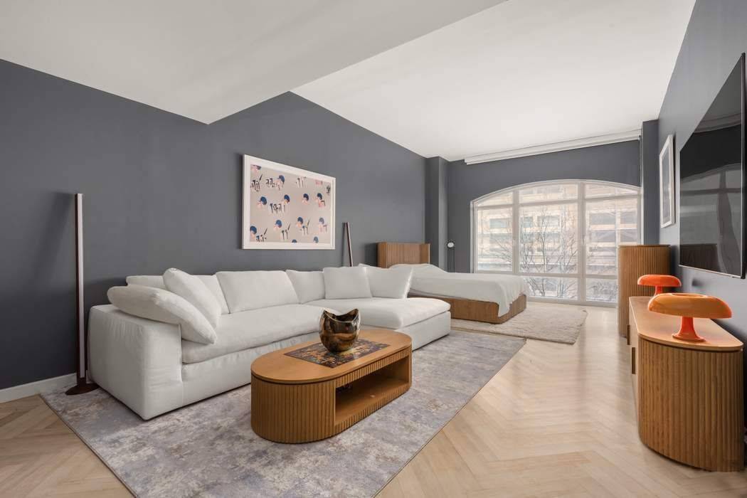 Rare Grand Scale Studio at Superior Ink 400 West 12th Street Residence 4B Residence 4B at Superior Ink offers a rare opportunity to own in one of the West Village ...