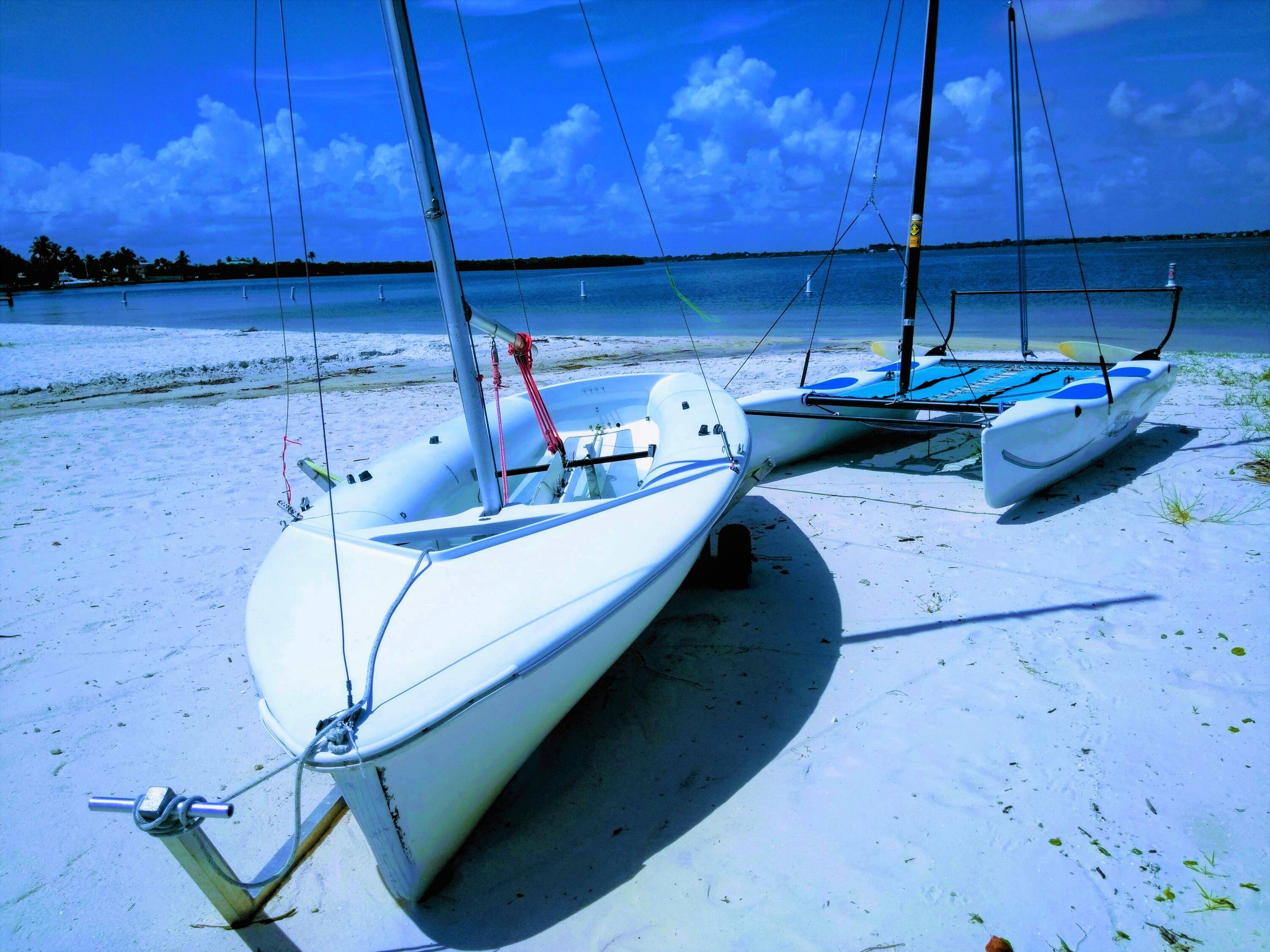 Ocean View ! Very clean and recently remodeled 1 1 in Ocean Village, a Beach Front Community.