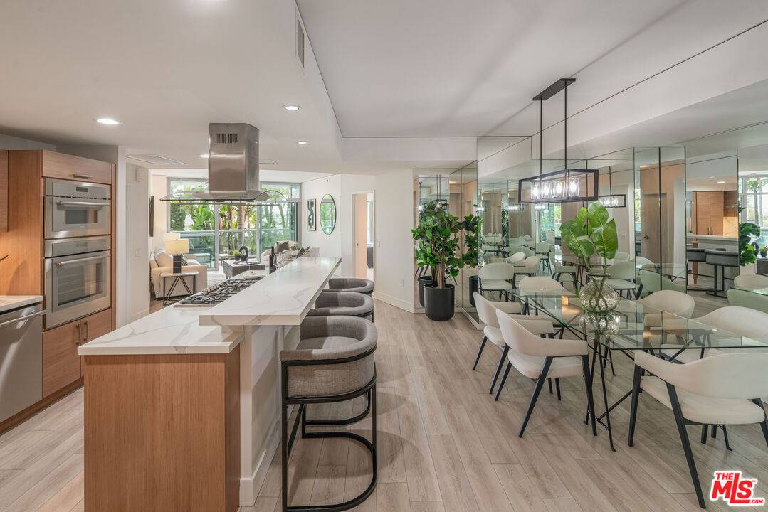 13650 Marina Pointe Dr 2BR Marina Del Rey La