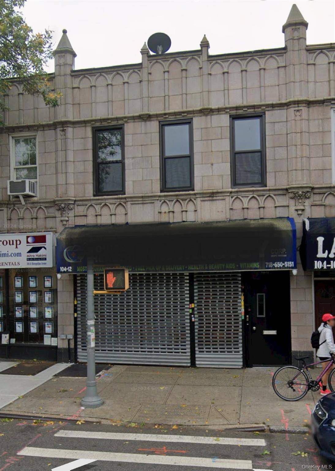 Prime 1, 300 Sq Ft Retail Professional Office on Metropolitan Ave Perfect for Medical amp ; Professional Use Discover a beautifully renovated and updated 1, 300 square foot retail professional ...