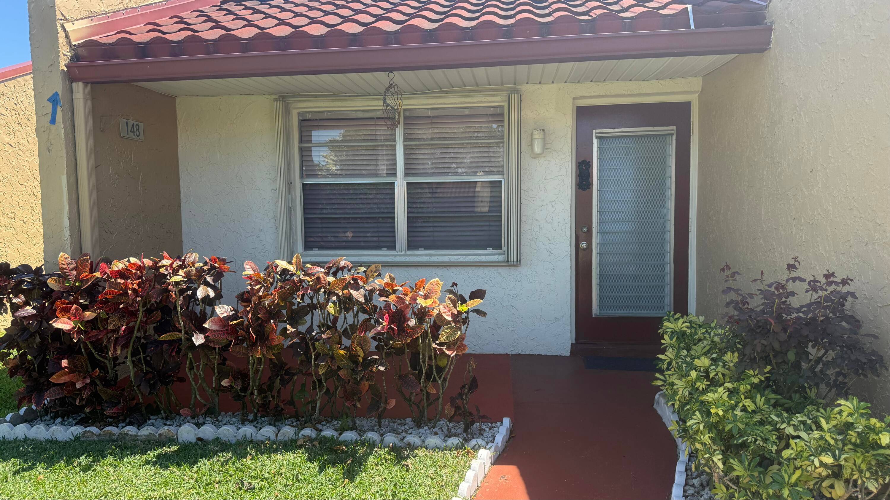 Large corner unit with double windows off formal dining room.