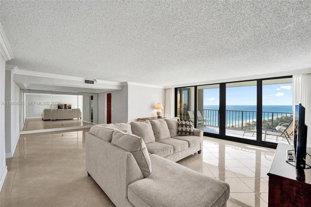 Price Improvement ! Absolutely stunning views from this spacious 2 2, Southeast exposure offering views of the Ocean, Coastline, Intracoastal and Skyline !