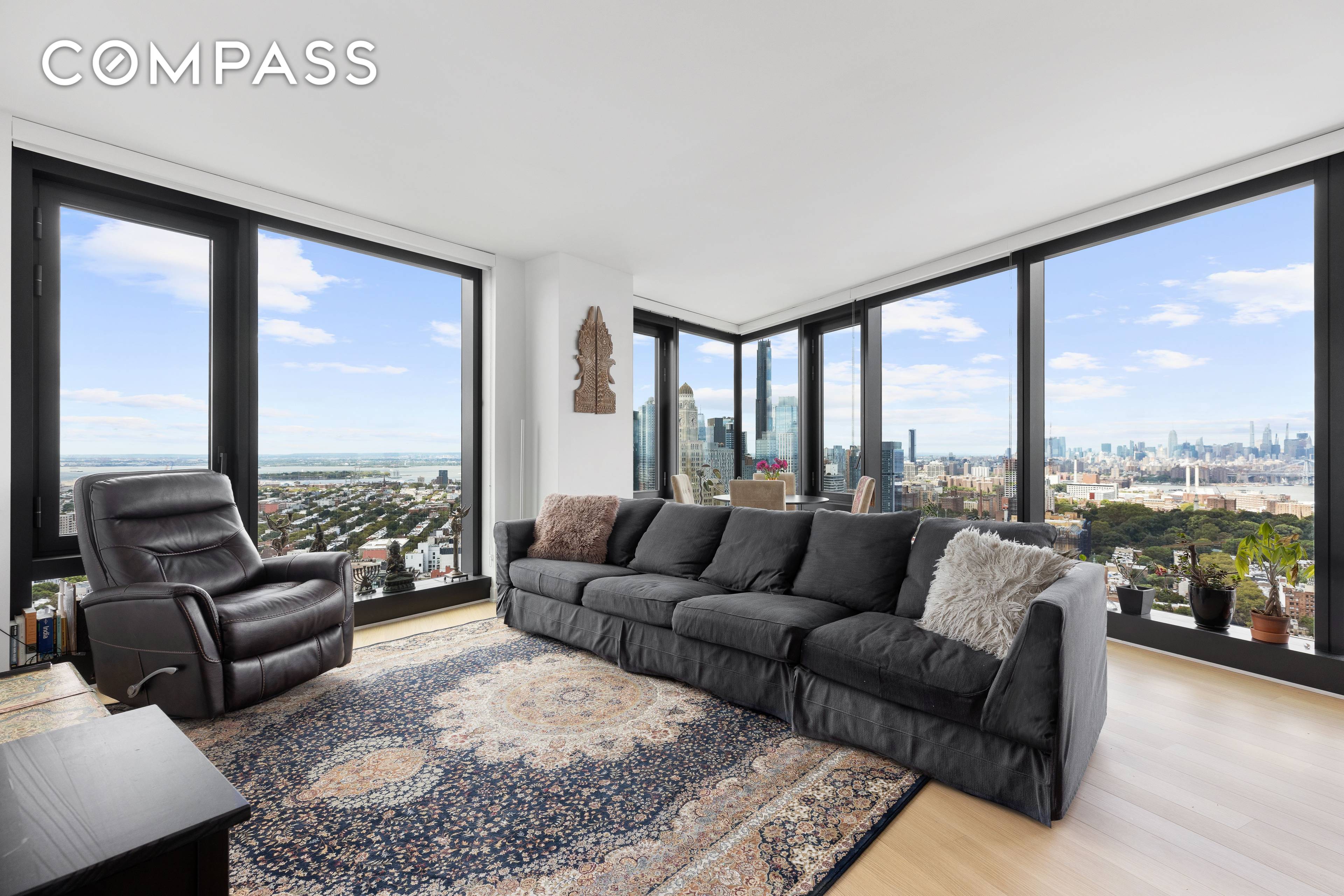 Perched on the 36th floor at Brooklyn Crossing, this stunning corner 2BR 2BA with breathtaking views of Brooklyn, the Manhattan skyline, and the East River awaits !