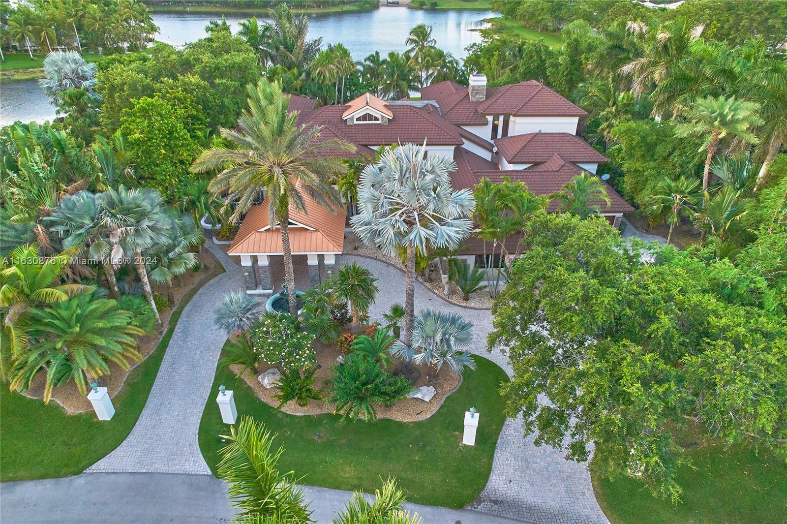 Welcome to a one of a kind Presidential replica estate, perfectly situated in Windmill Ranch Estates, Weston s most exclusive community.