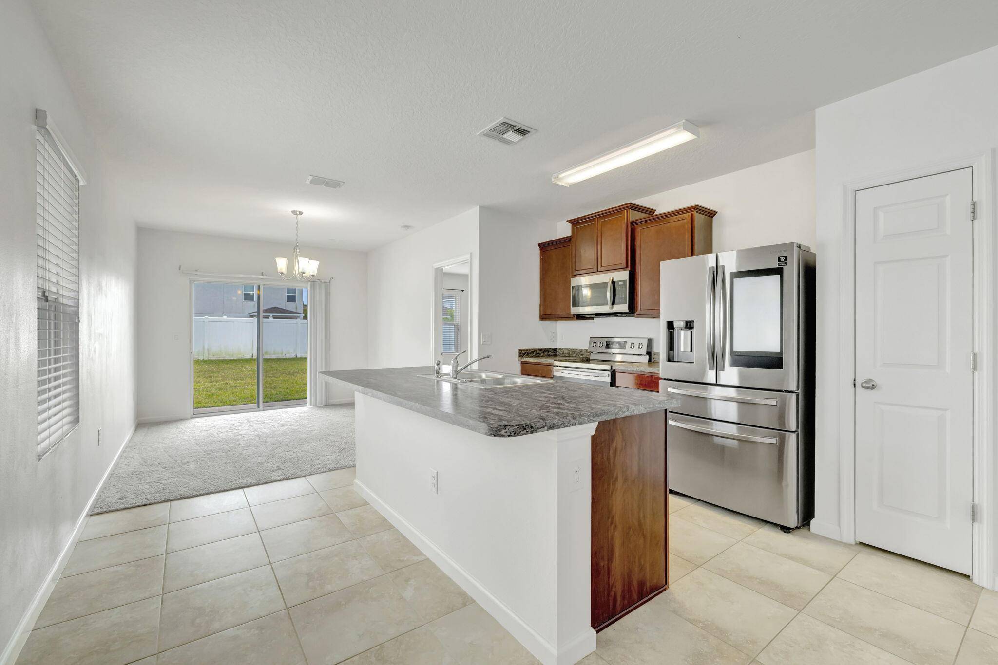 299, 000 for a 3 Bedroom 2 Bath home in Victoria Parc Manors, complete with Laundry Room with Full Size Washer Dryer and 2 Car Garage !