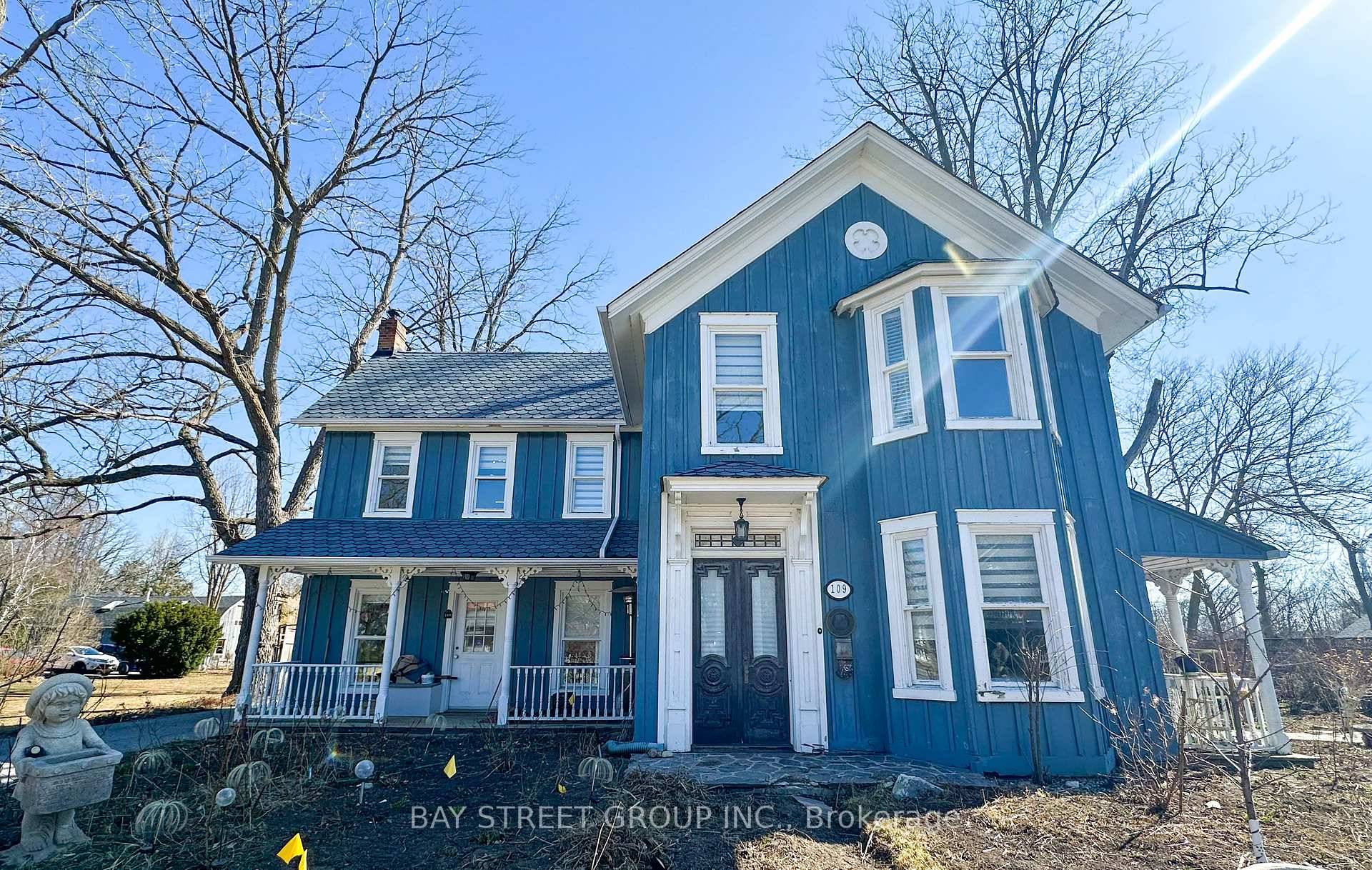 Heritage Treasure In Historic Unionville Circa 1880 Designated Heritage Property Set On A Premium 100' X 341' Irregular Ravine Lot, Beautifully Renovated To Combine 19th Century Charm With Modern Comfort.
