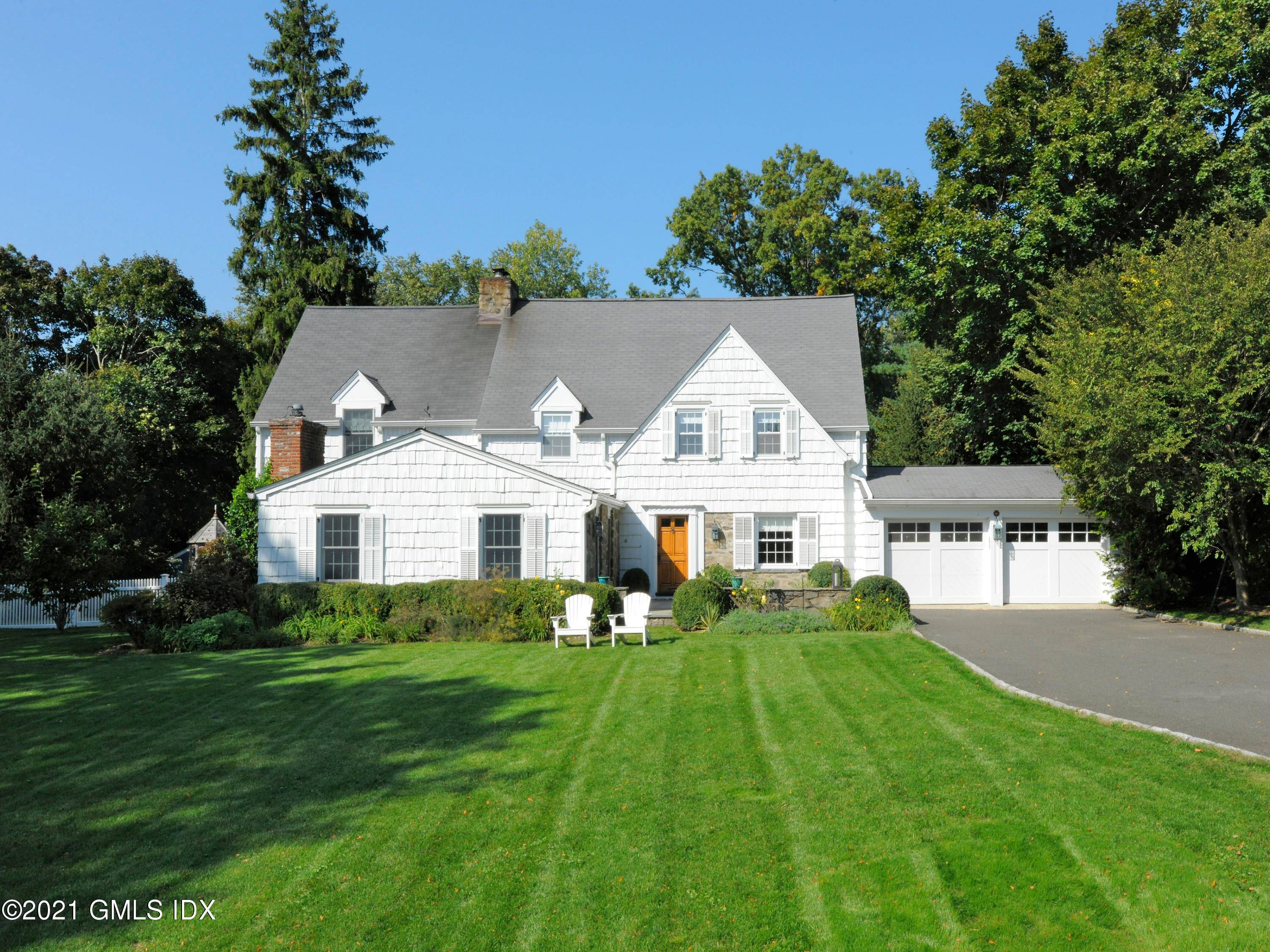 Unique opportunity to live on a unique piece of property, approx 0.