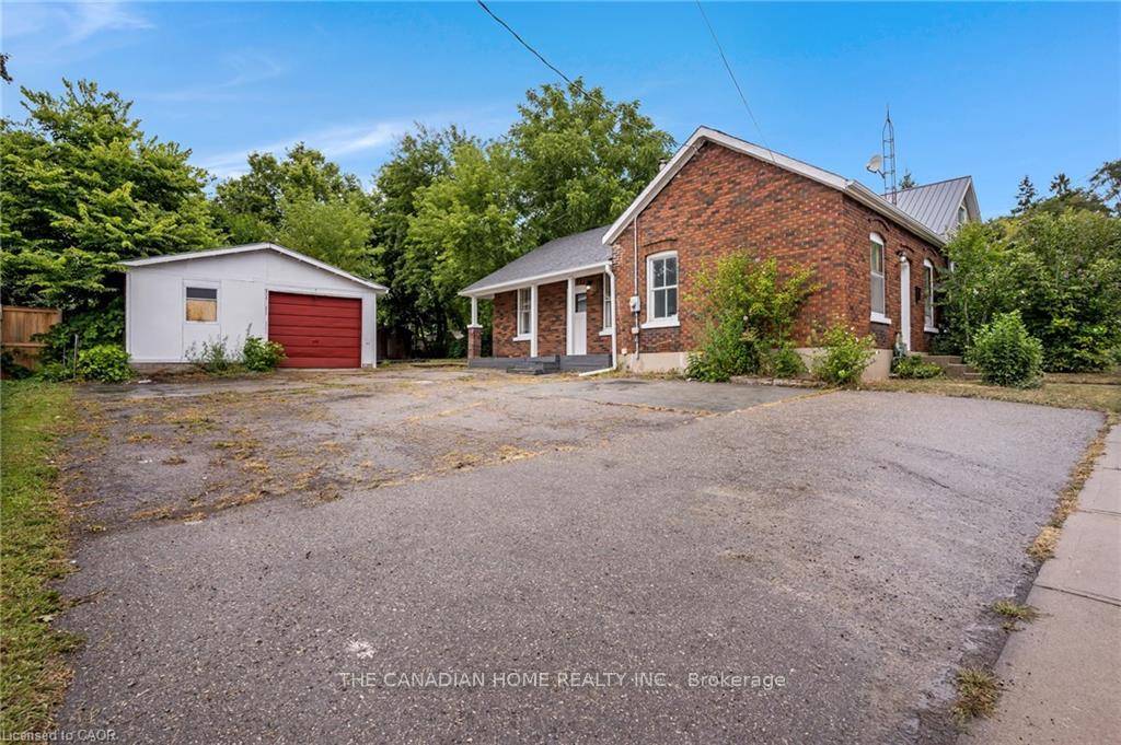 Priced to Sell ! This unique property offers exceptional value with two spacious lots one newly created and one retained featuring a fully renovated single storey detached home and an ...