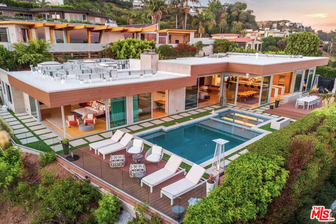 1429 Devlin Dr 4BR Sunset Strip La