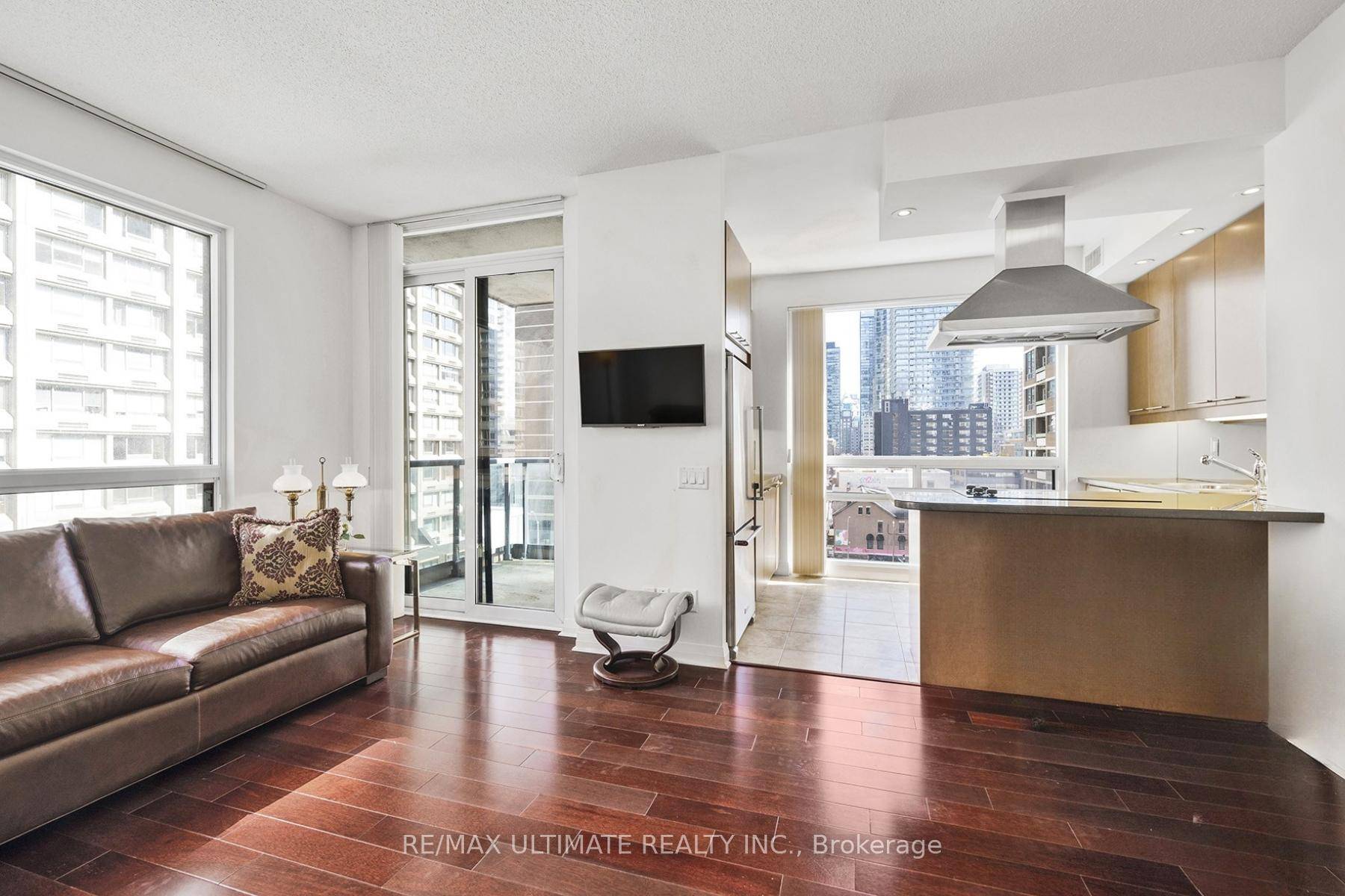 For under 850 psf on Bay amp ; Bloor you can experience the perfect combination of location and comfort in this beautiful corner suite at 1121 Bay Street.