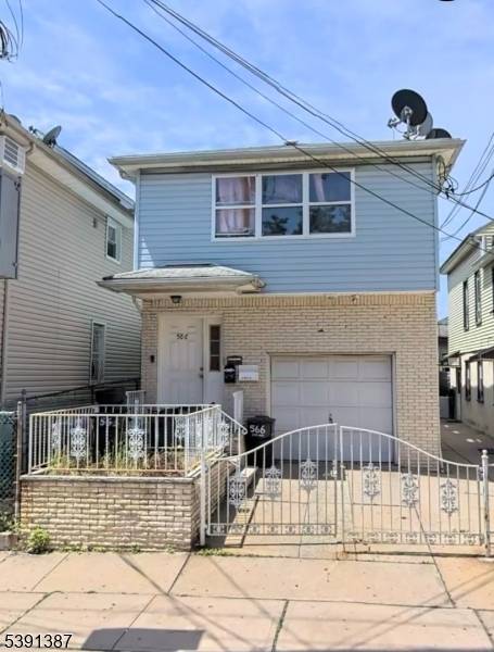 Move right into this 2 family property located in the Peterstown section of Elizabeth right next to one of the premier pizzerias in the state of NJ, Johns Caffe.
