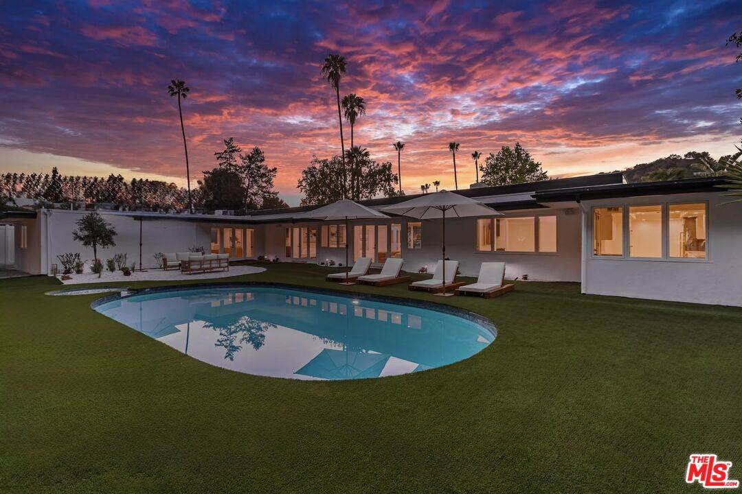 502 Evelyn Pl 6BR Beverly Hills Post Office | B.H.P.O. La