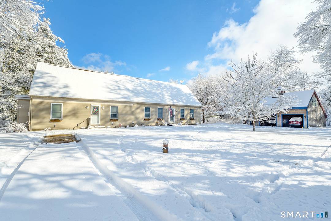 Set in a peaceful country setting, this beautiful expansive home features 4 bedrooms, 3 full baths, a large family room and a one bedroom apartment ideal for guests, in laws ...