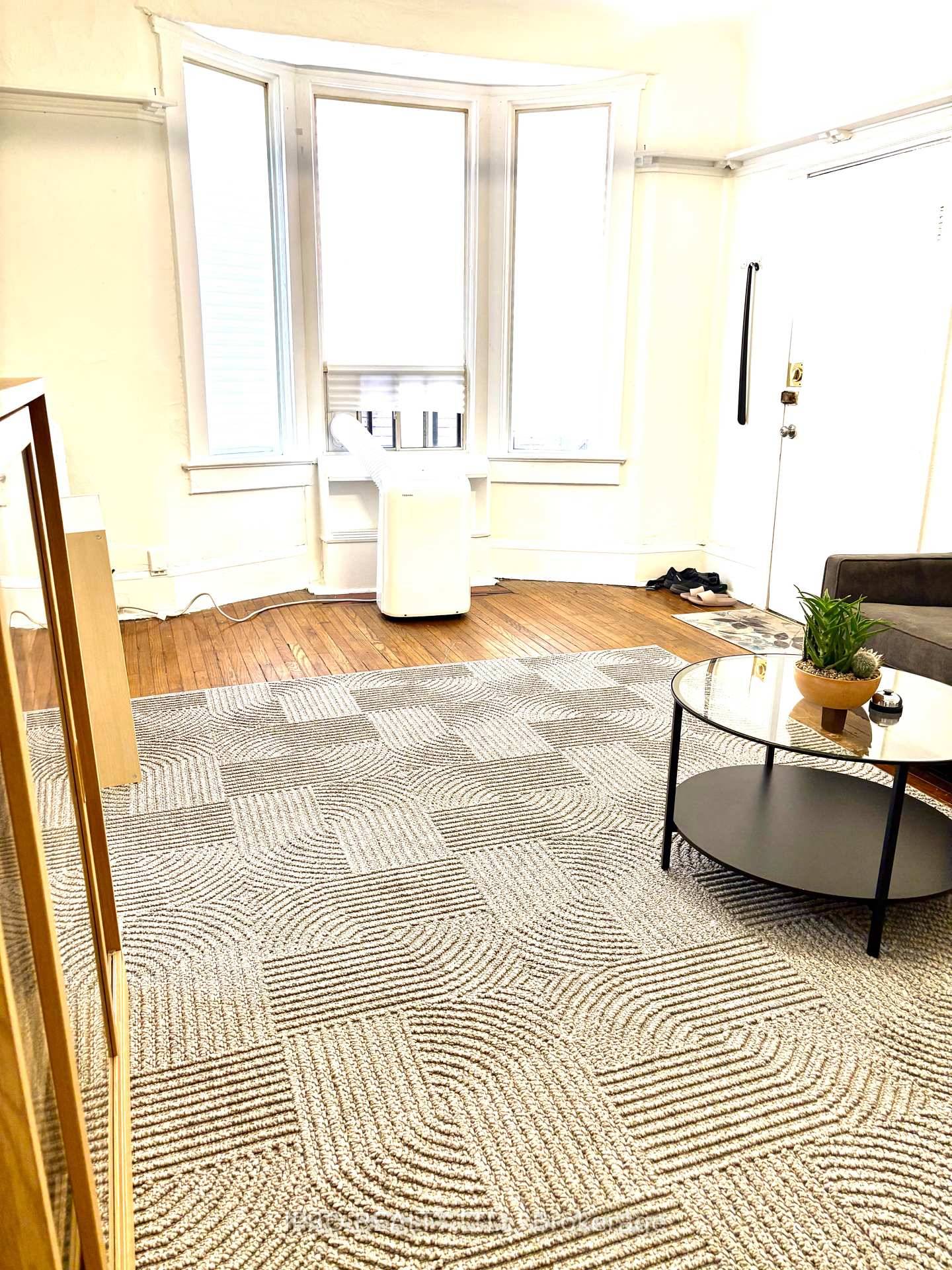 Welcome to 526 Palmerston Blvd.