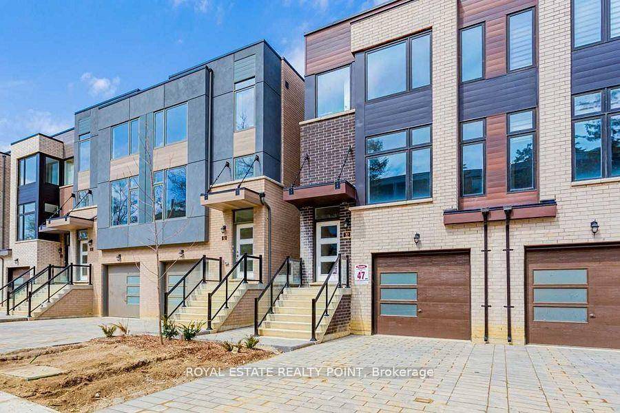 2 Bedroom Unit In This Modern Semi Detached And In A Conveniently Located Family Friendly Neighborhood.
