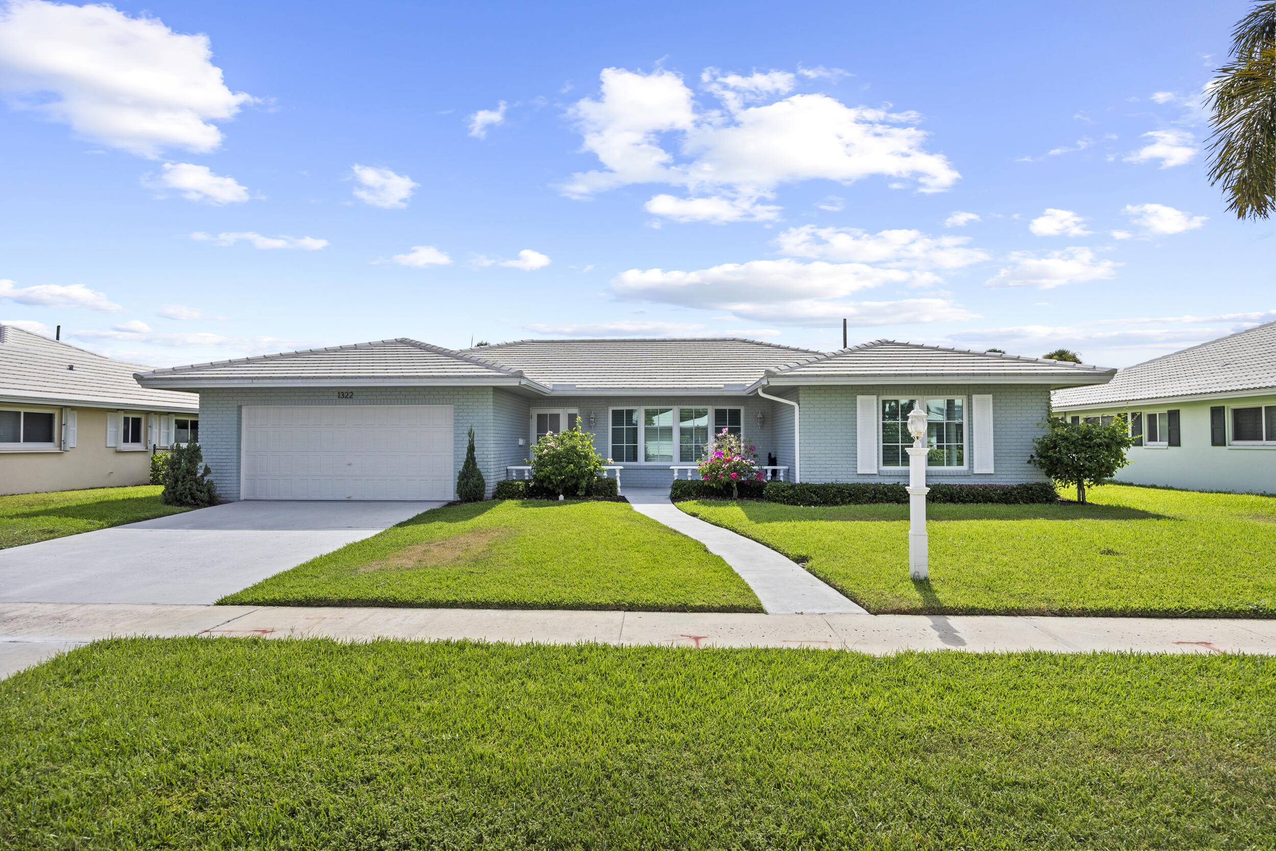 Charming Renovated Home in Sought After Camino Gardens, Boca Raton !