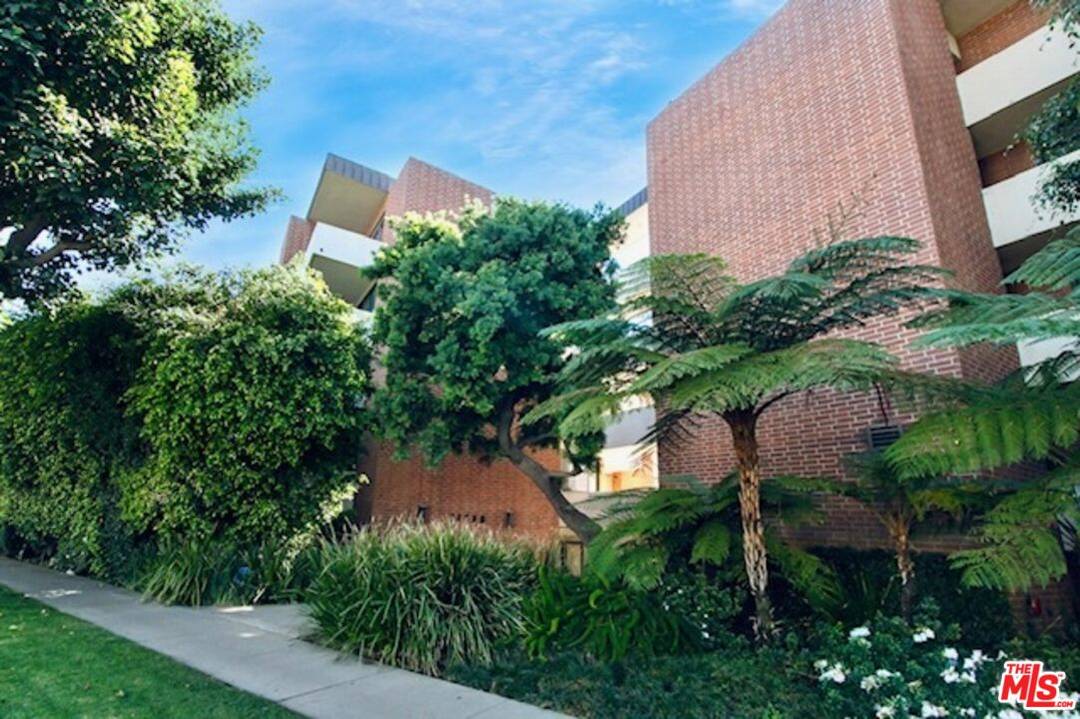 11750  W Sunset Blvd 1BR Brentwood La