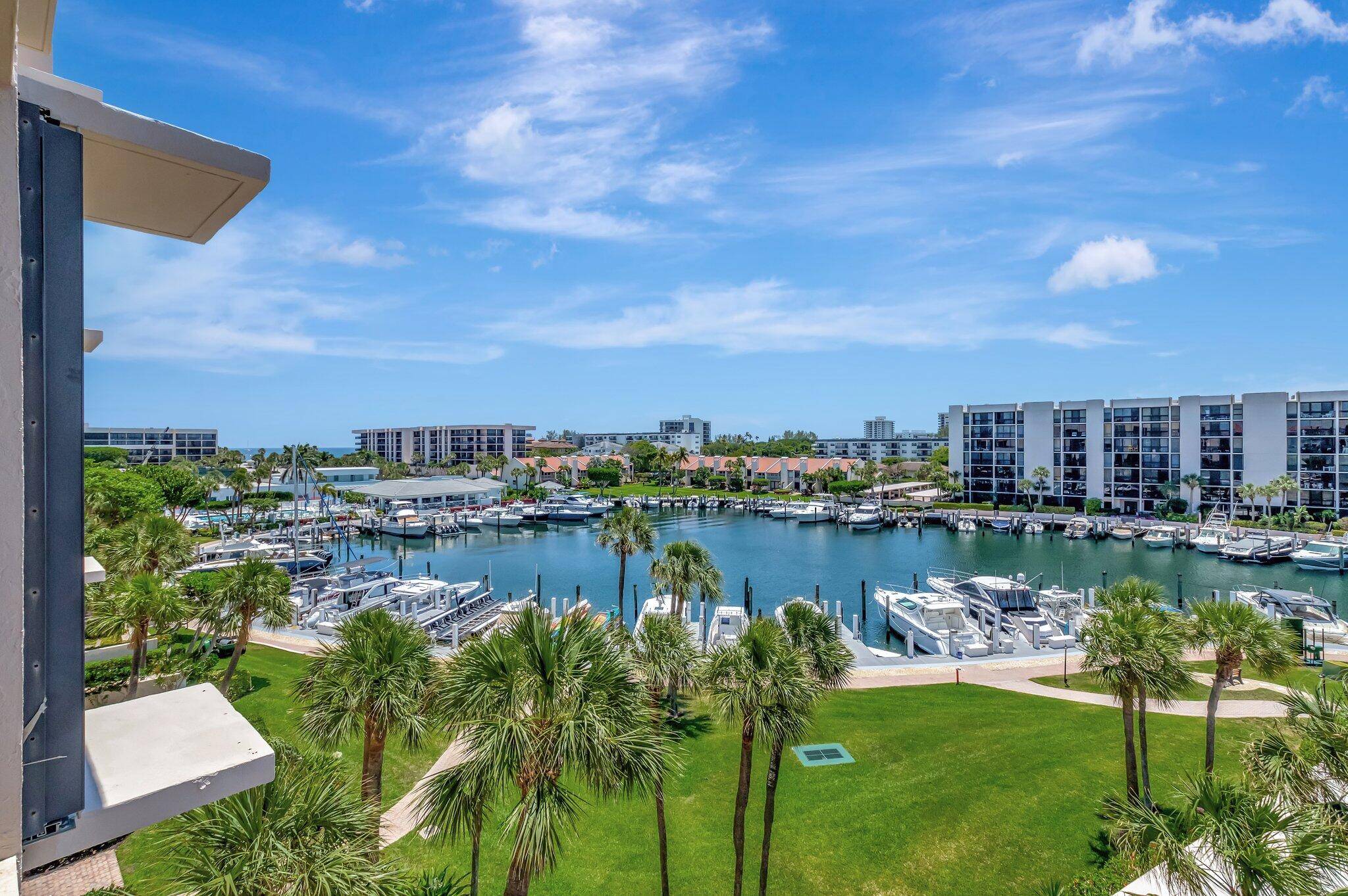 BEAUTIFUL 5TH FLOOR CONDO OVERLOOKING THE MARINA LOVELY VIEWS OF THE ICW AND OCEAN HARDLY BEEN LIVED IN SNOWFLAKE LIVED HERE 2 BEDROOM 2 BATH 1, 020 SQ.