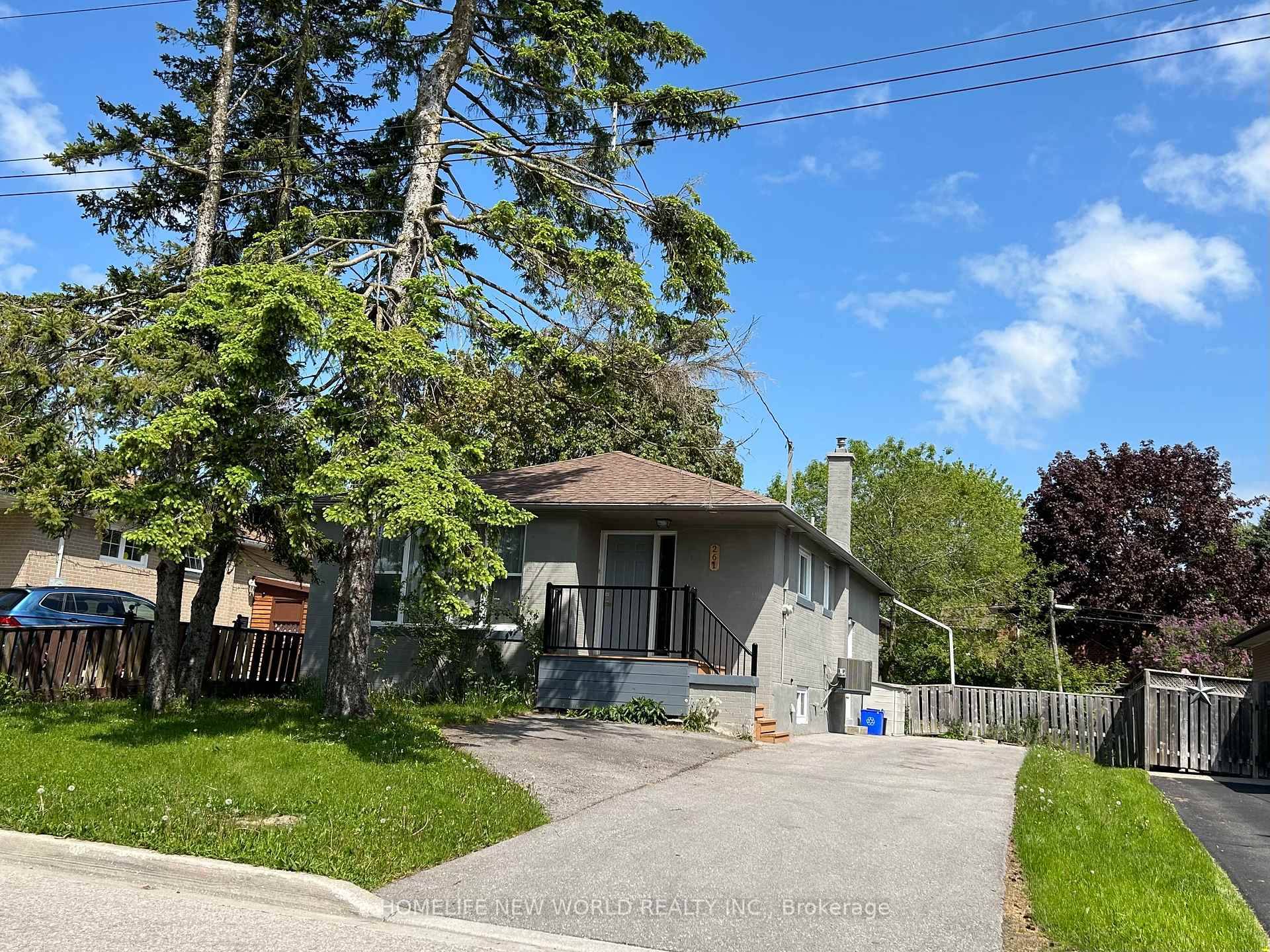 Great Location In Newmarket.