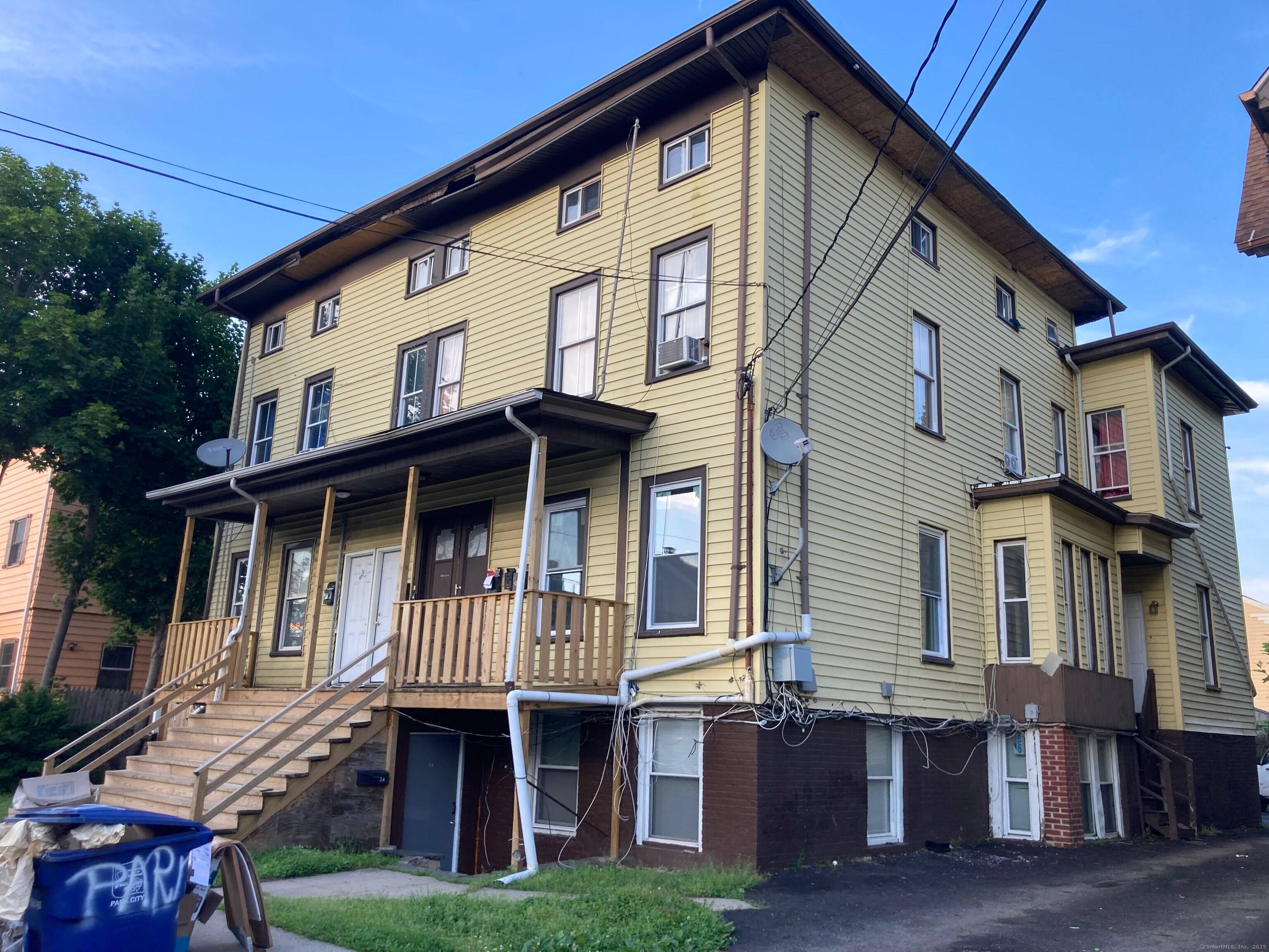 10 CAP at ENTRY ! ! ! Just off Barnum Avenue and less than one block away from Washington Park in the middle of Bridgeport's East Side neighborhood.