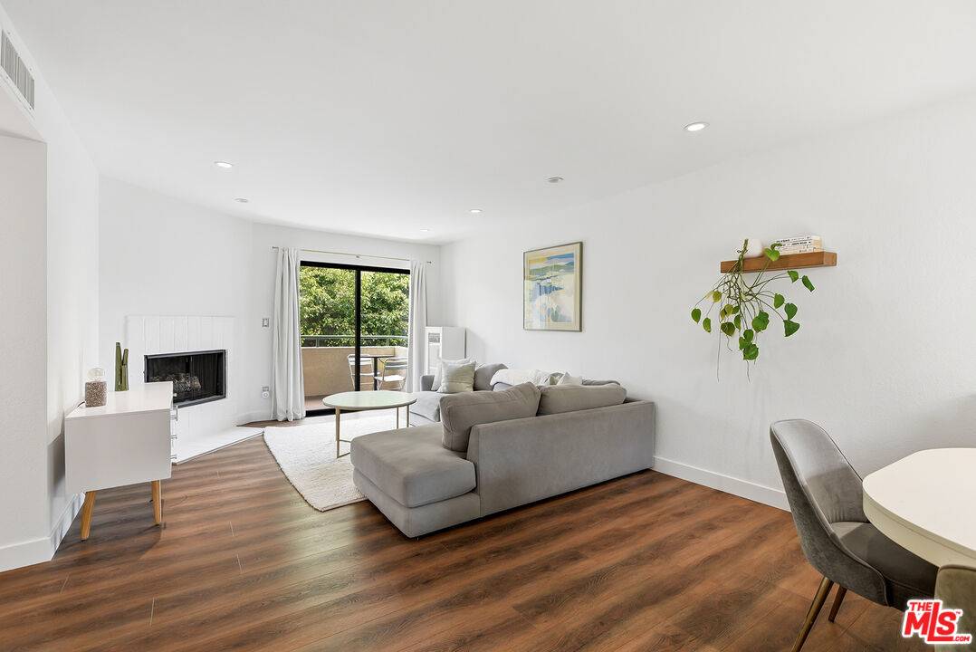 3544 S Centinela Ave 2BR Marina Del Rey La