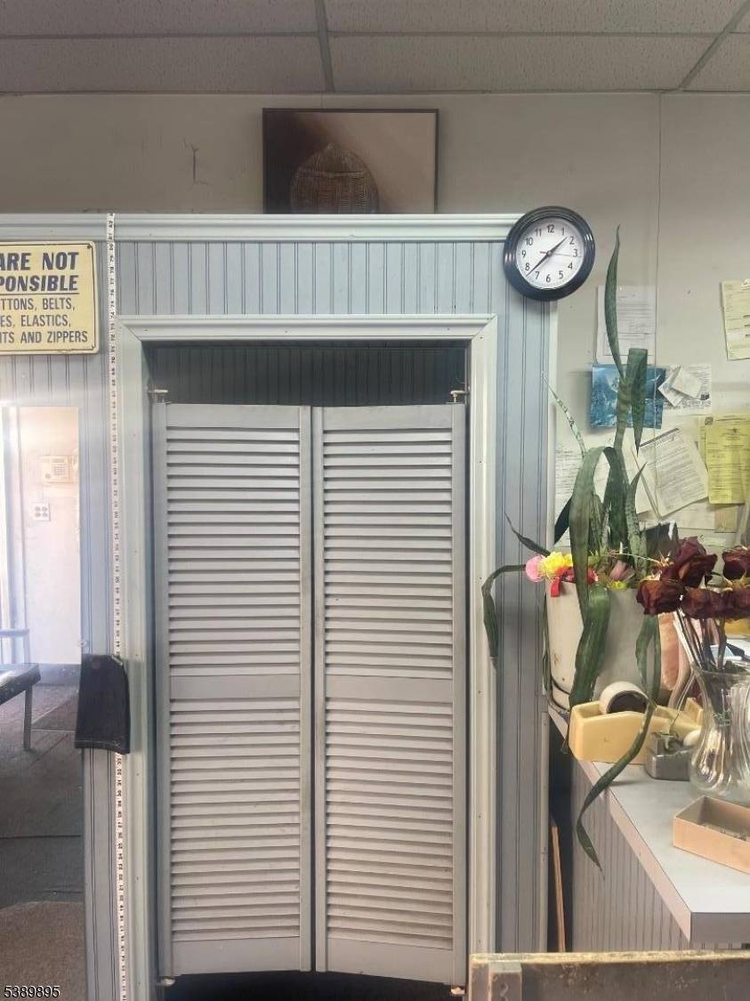 Fantastic opportunity to own an established dry cleaning business !