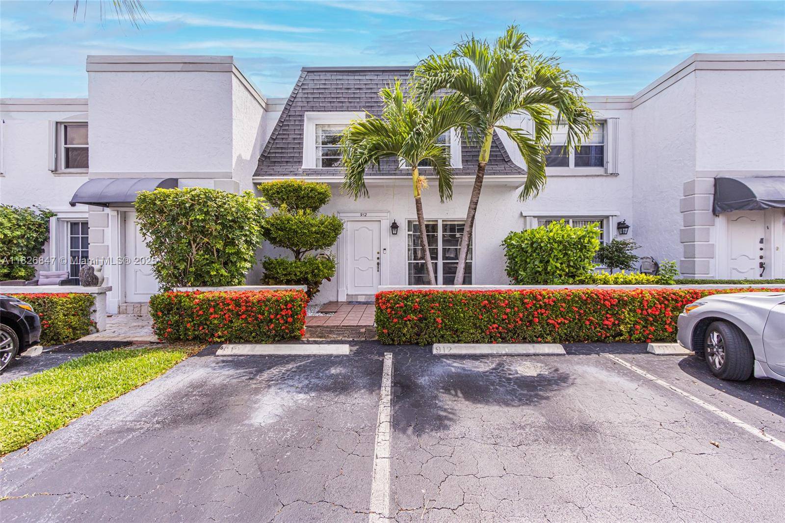 Vacant and ready to move in.