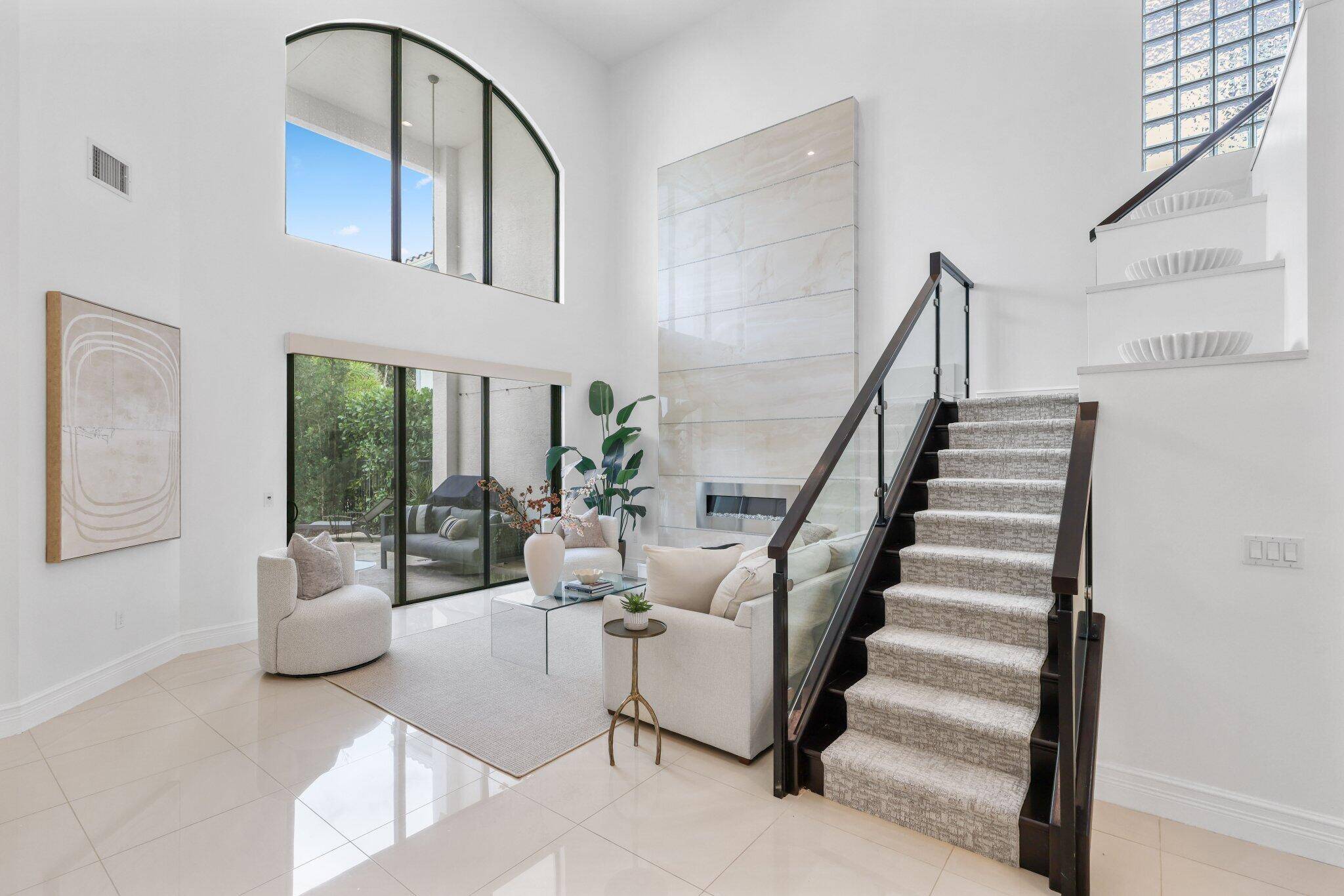 Act fast this impeccably priced Somerset model in The Bridges is a rare opportunity that won't last long !