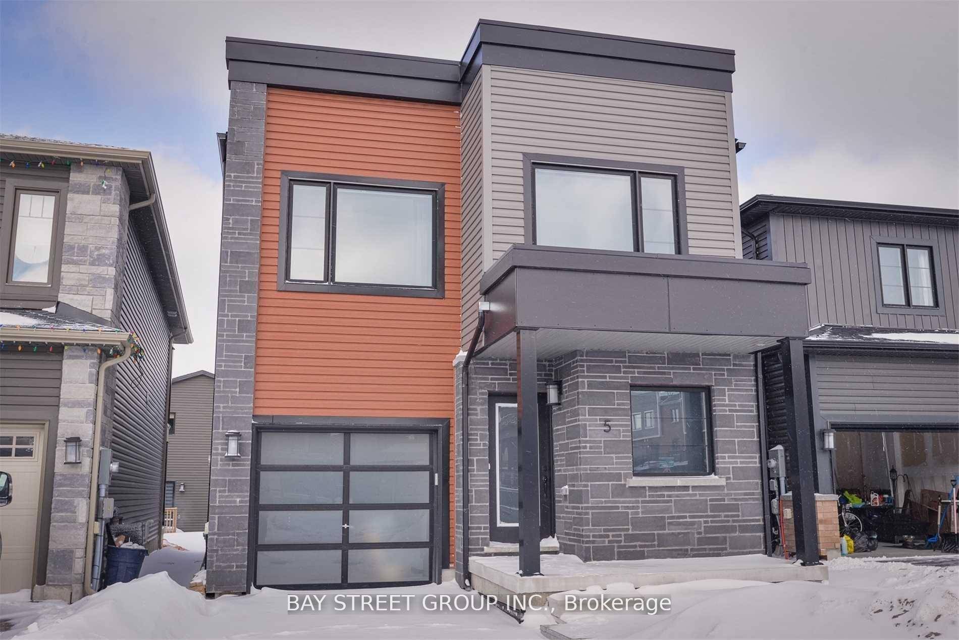 Live Your Best Life In South Barrie, And Make Your Home In This Bright, Refreshing, Contemporary House !