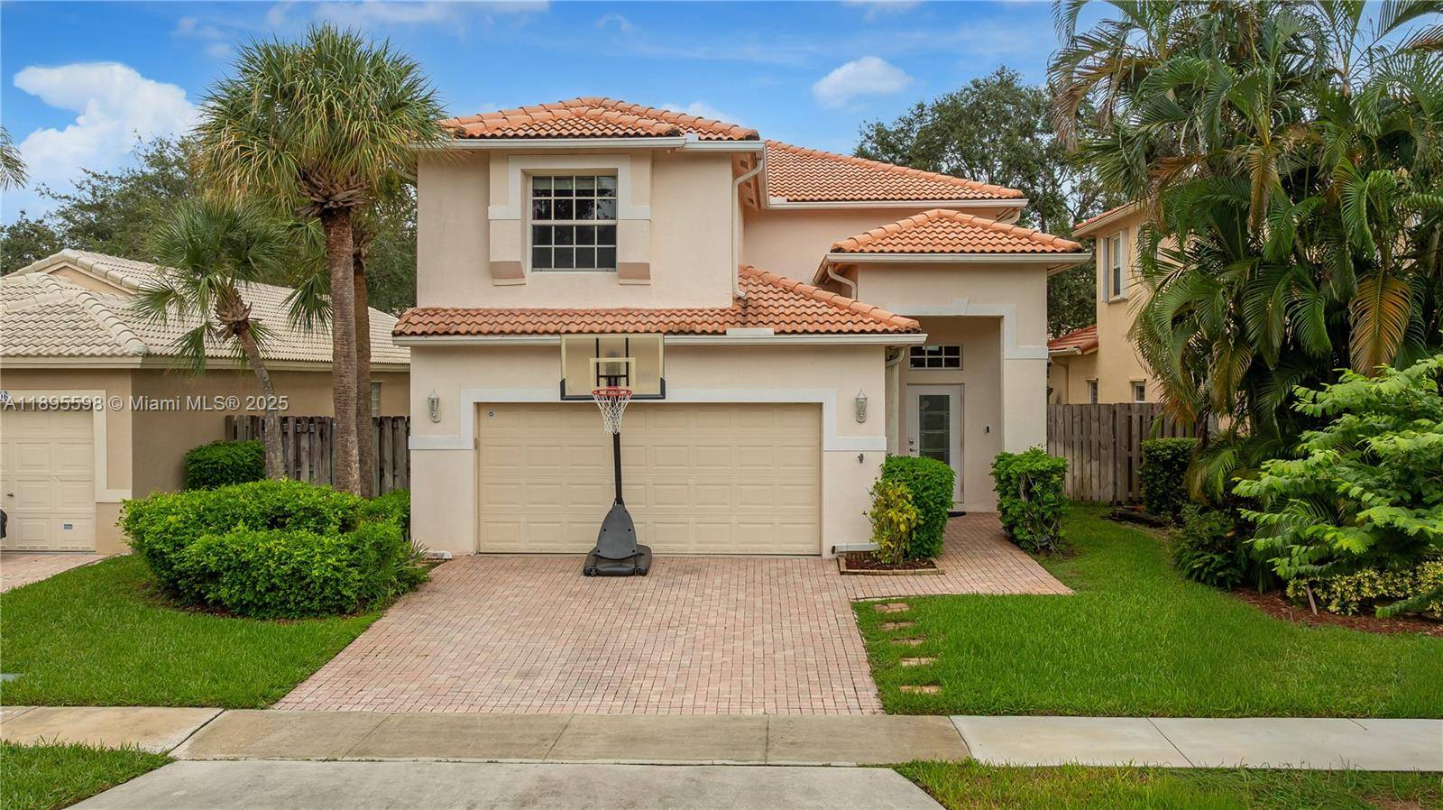 Beautiful Home with 4 bedrooms and 2.