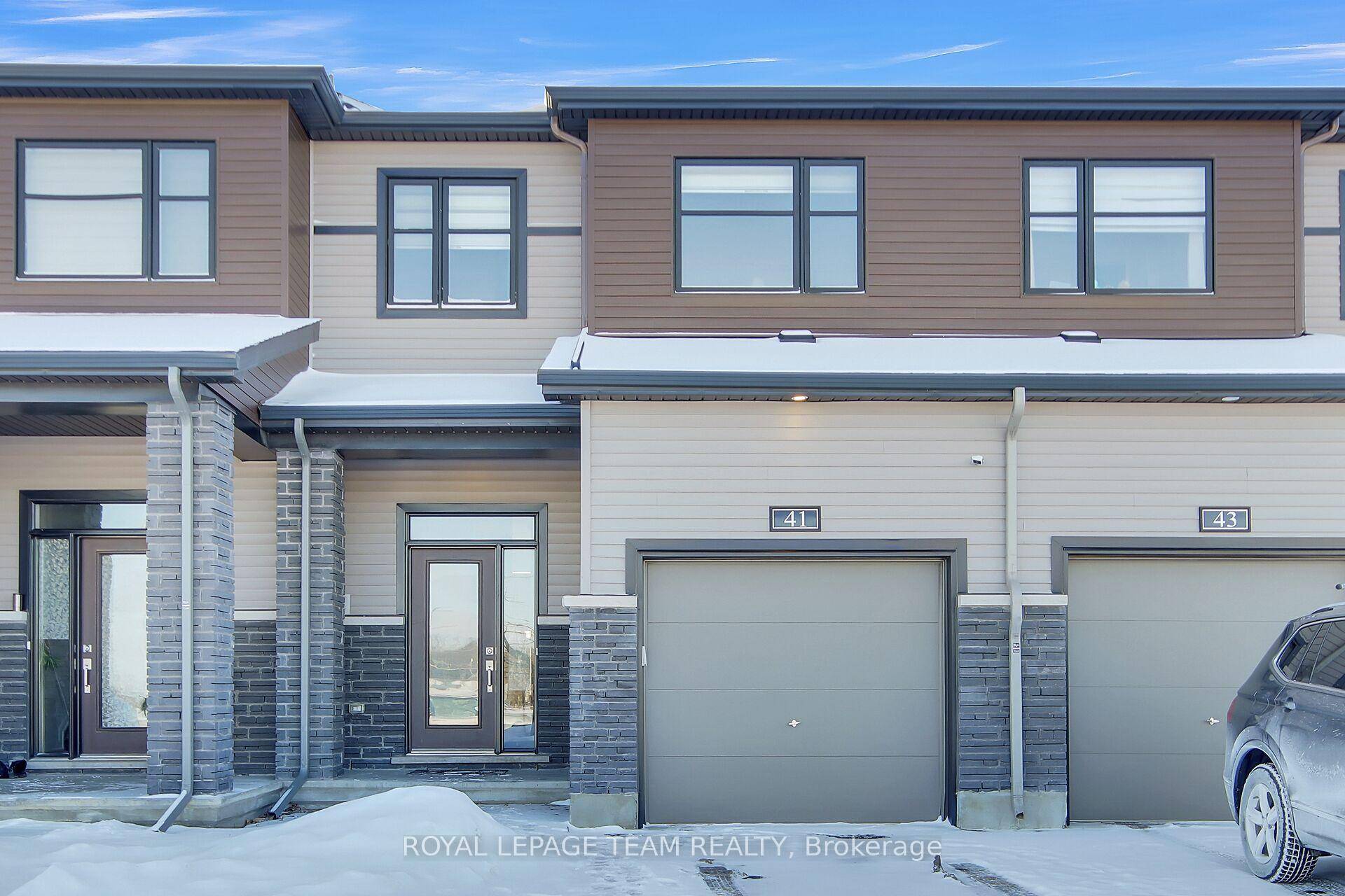 Welcome to 41 Finglas Court in Quinn's Pointe.