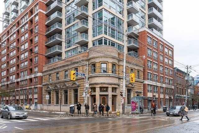 South Facing 2 Bedroom Plus Den, and 2 FULL washrooms suite in the amazing King's Court Building.