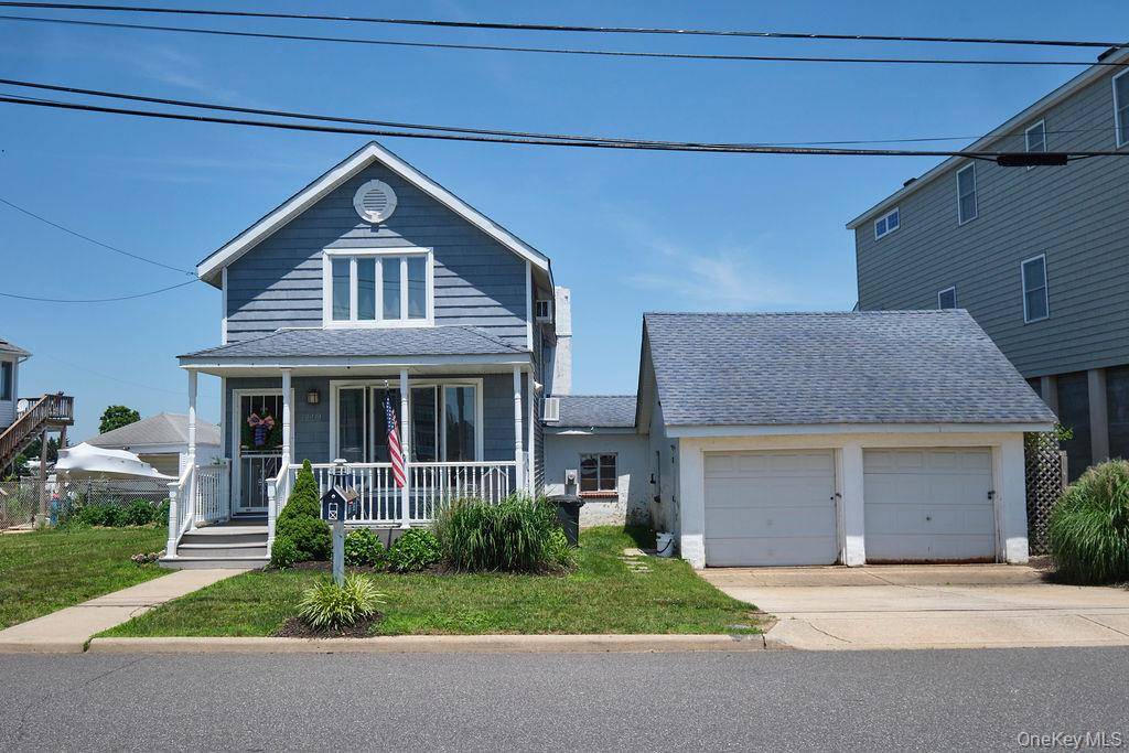Welcome to 3609 Somerset drive, Step inside this nicely updated 3 bedroom 2 1 2 bath colonial including primary en suite on the canal with a 2 car garage, and ...