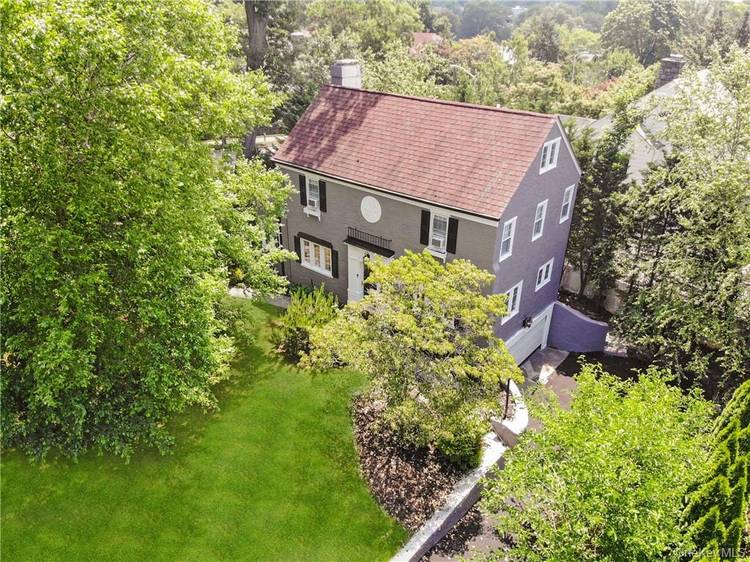 Fabulous fully renovated 4 bedroom Colonial in a prime Larchmont location, just one block from Murray Avenue Elementary School and a short walk to Larchmont Village, Metro North, shops, restaurants, ...