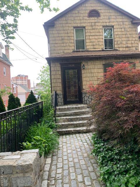Welcome to this beautifully maintained 3 bedroom, 2 bath duplex located in one of the Bronx s most desirable neighborhoods !