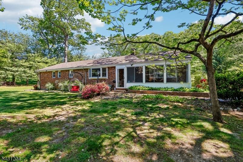 First showing is on Sunday 5 17 2026 Welcome to this beautifully new renovated ranch style home with modern finishes located in Sayreville.