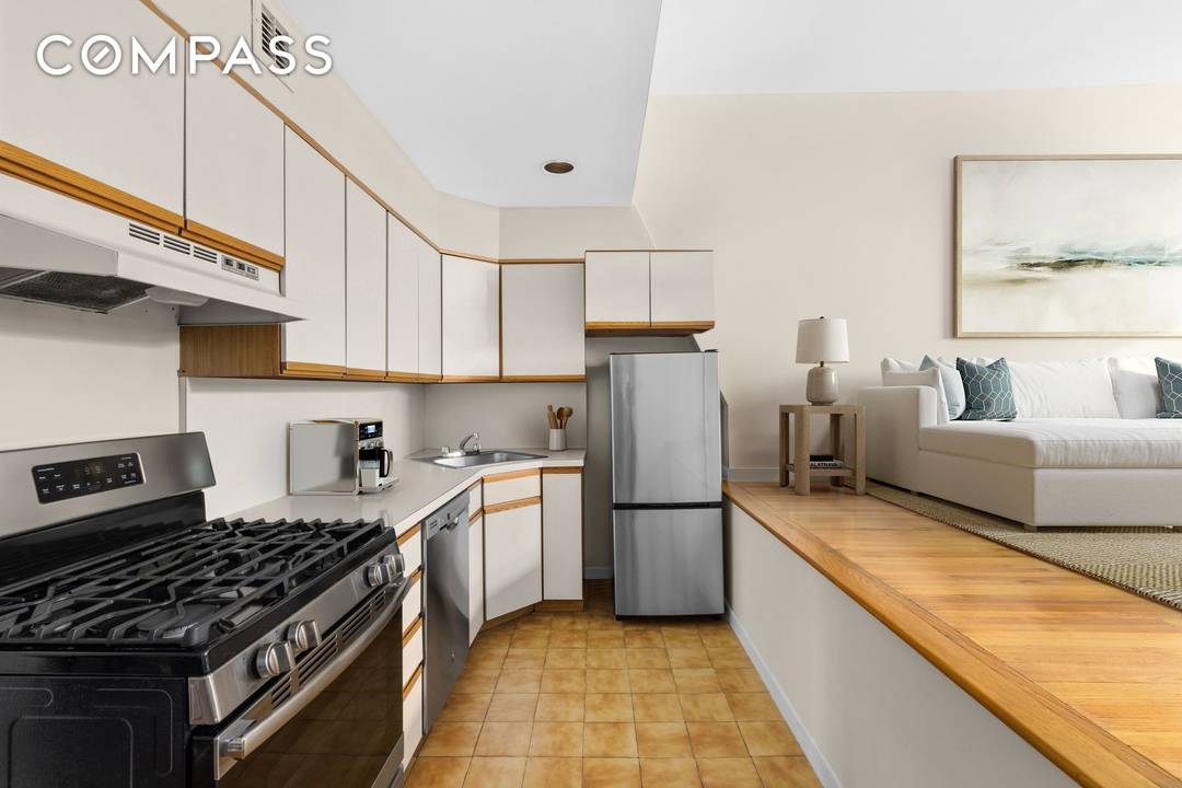 Welcome to 450 Clinton Street 4D, a spacious one bedroom located in the historic Old Westminster Church Co op in the heart of Carroll Gardens, Brooklyn one of NYC s ...