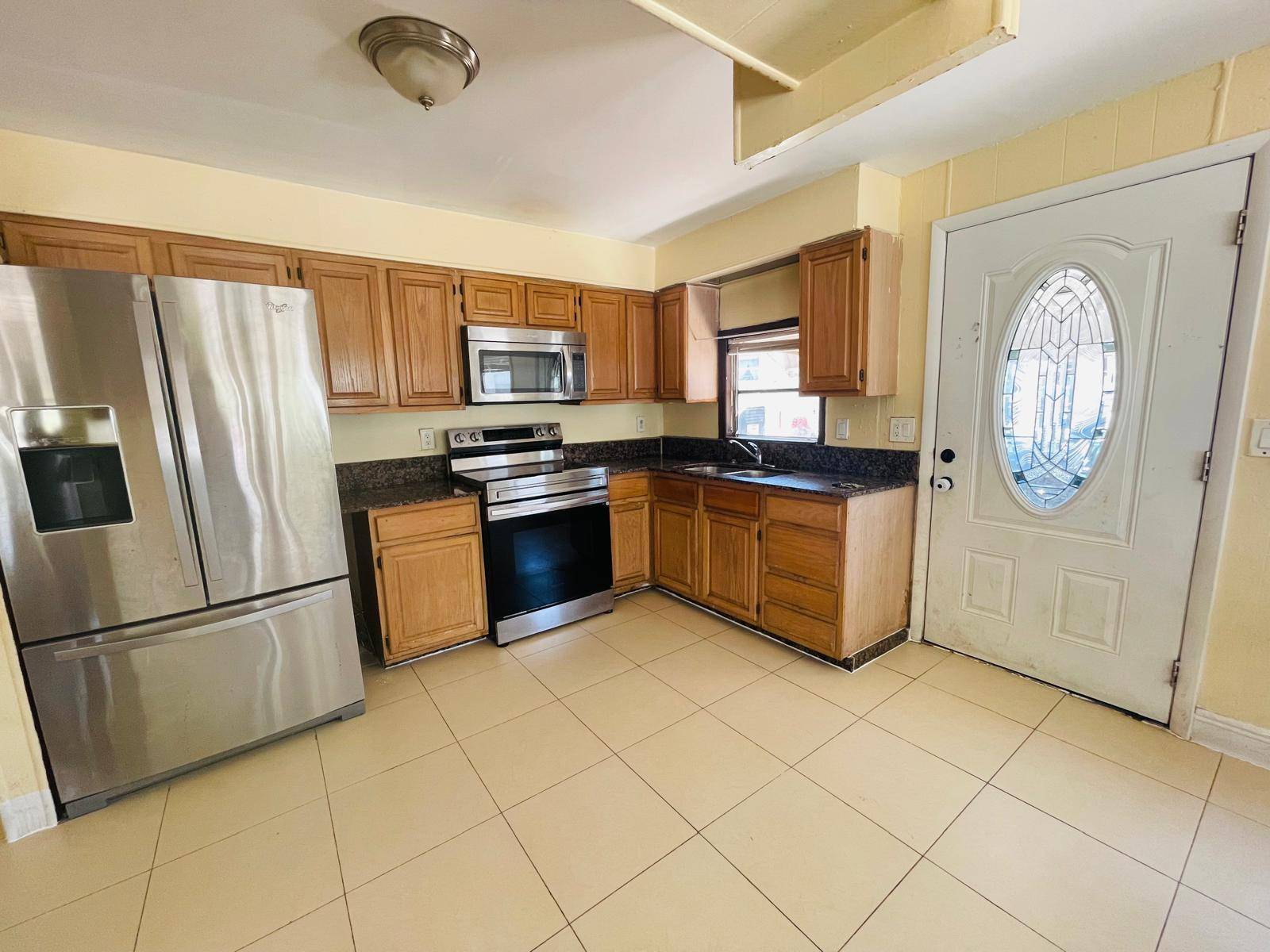 ALL AGE COMMUNITY ! This spacious home offers 3 comfortable bedrooms and 2 full bathrooms.