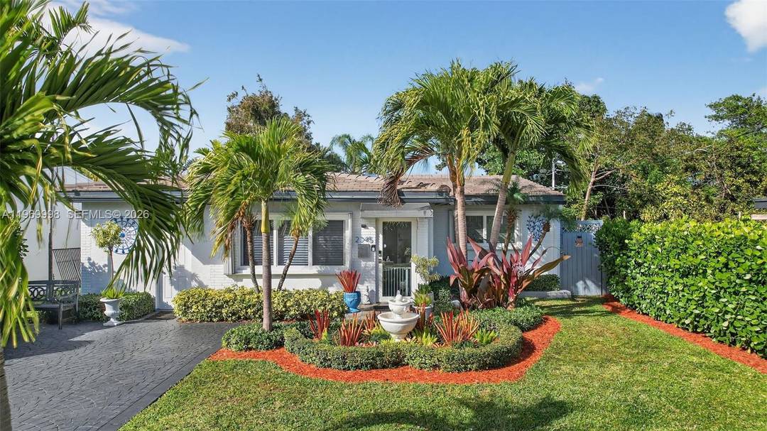 Located in sought after East Hollywood Beach, this 3BR 2BA property offers a rare 2BR 1BA main residence plus a private 1BR 1BA studio, ideal for extended guests, or income ...
