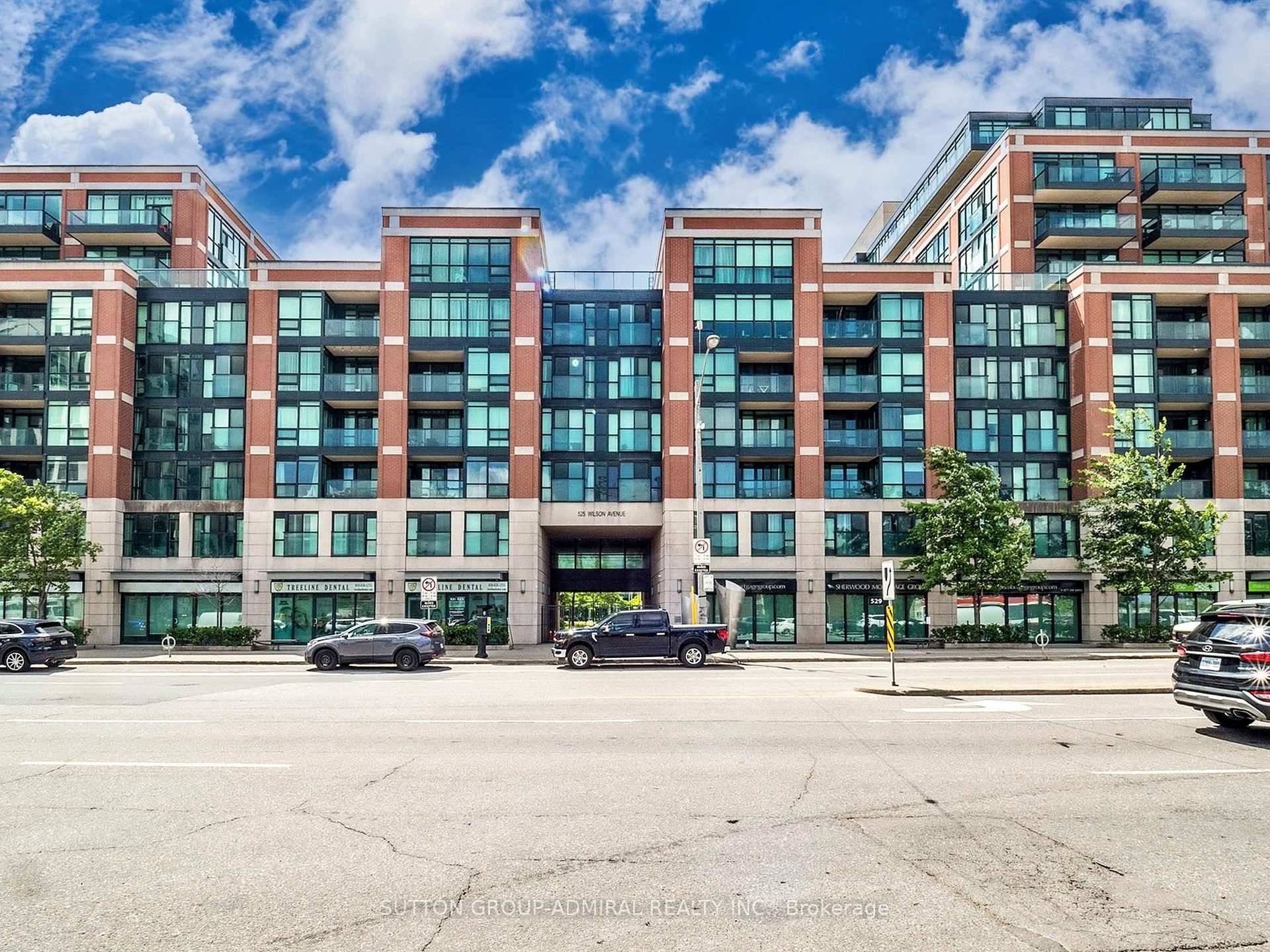 Gorgeous 1 bedroom plus den unit at the wonderful Gramercy Park Condos !