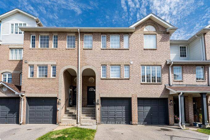 Don't miss your chance to own this beautiful, well maintained family home which features three spacious bedrooms, two bathrooms, eat in kitchen with quartz countertops and backsplash, stainless steel appliances, ...