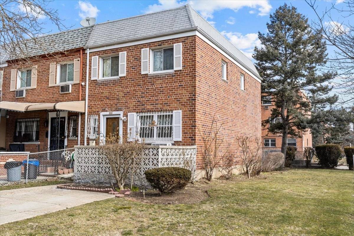 Here is a great opportunity to purchase a single family home in prime East New York.