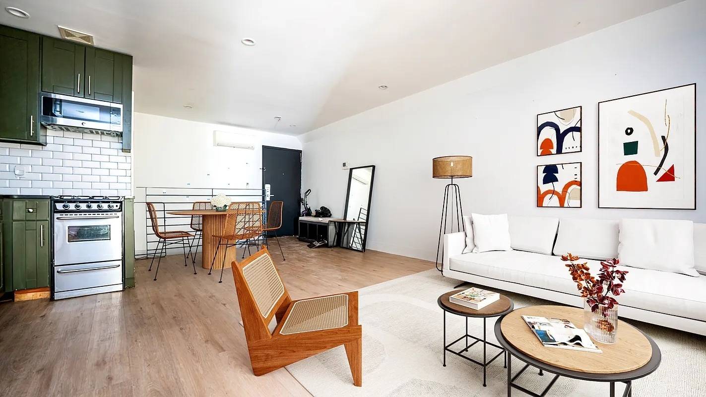 Welcome to Apartment 1B at 806 President Street in Prime Park Slope !