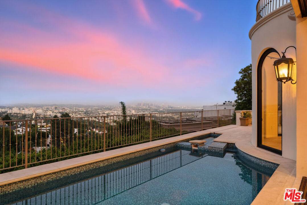 1675   Woods Dr 4BR Sunset Strip La